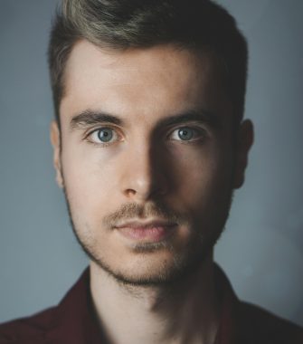 pexels-simon-robben-55958-614810